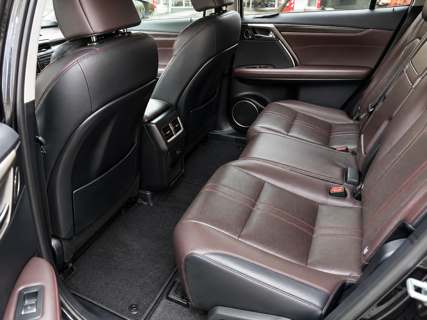 Lexus RX 450h plus 7 местен, снимка 6 - Автомобили и джипове - 56269068