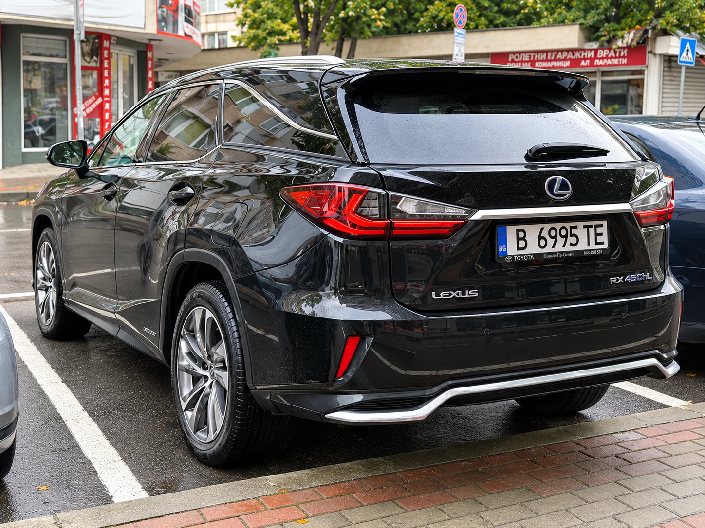 Lexus RX 450h plus 7 местен, снимка 2 - Автомобили и джипове - 56269068