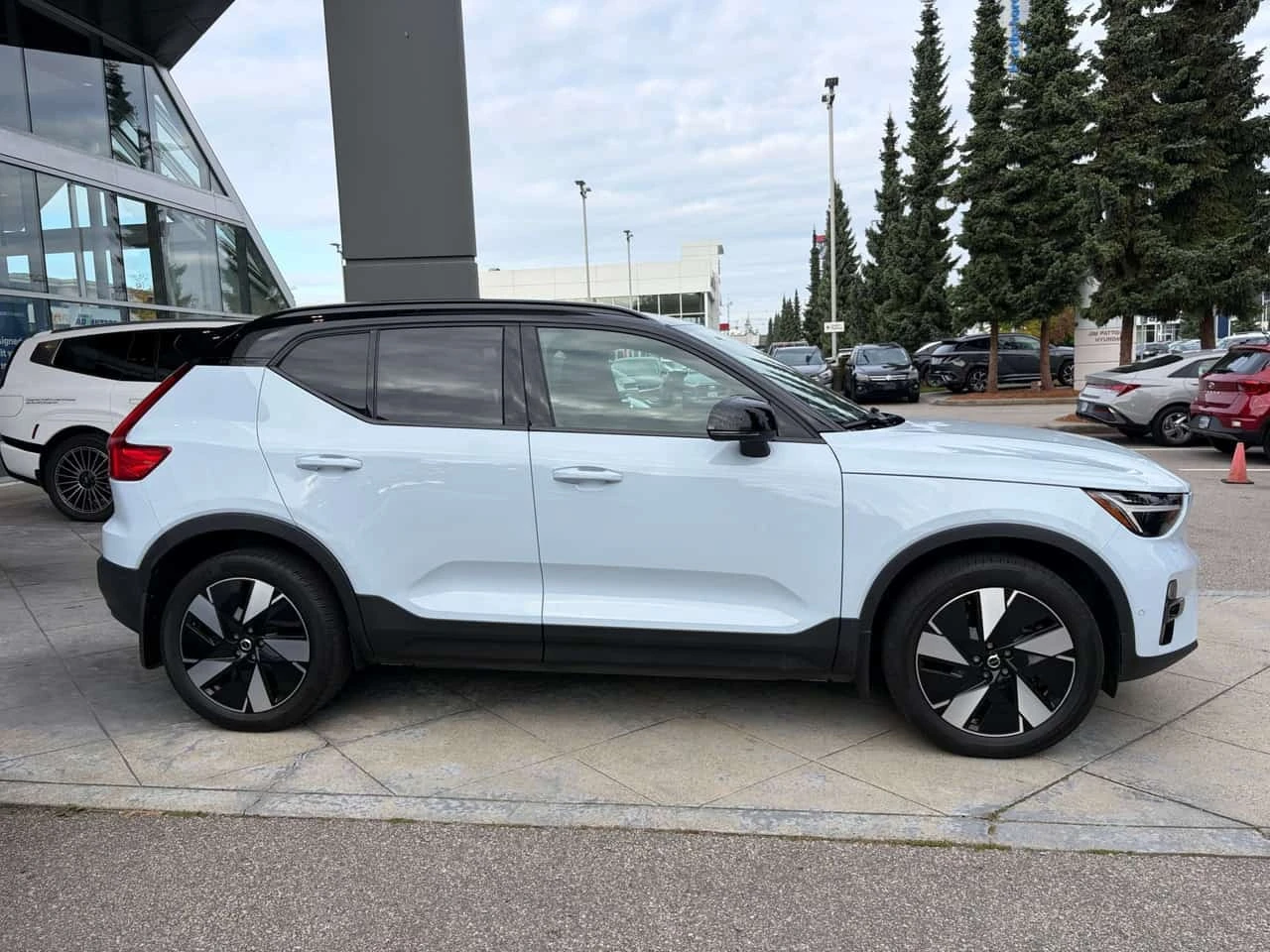 Volvo XC40 * Pure Twin eAWD Plus  * ПАНОРАМА * ЦЕНА ДО БГ * , снимка 6 - Автомобили и джипове - 56636890