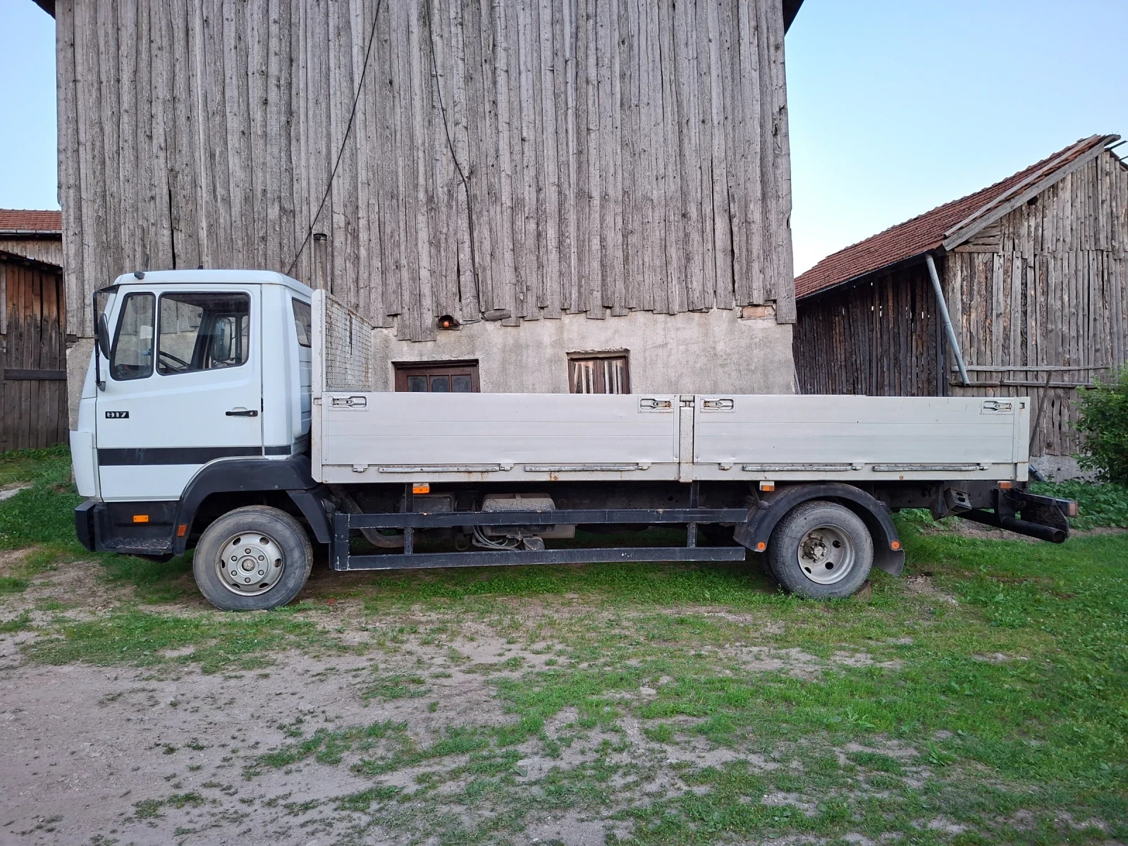 Mercedes-Benz 817 Кран, снимка 2 - Камиони - 55002540