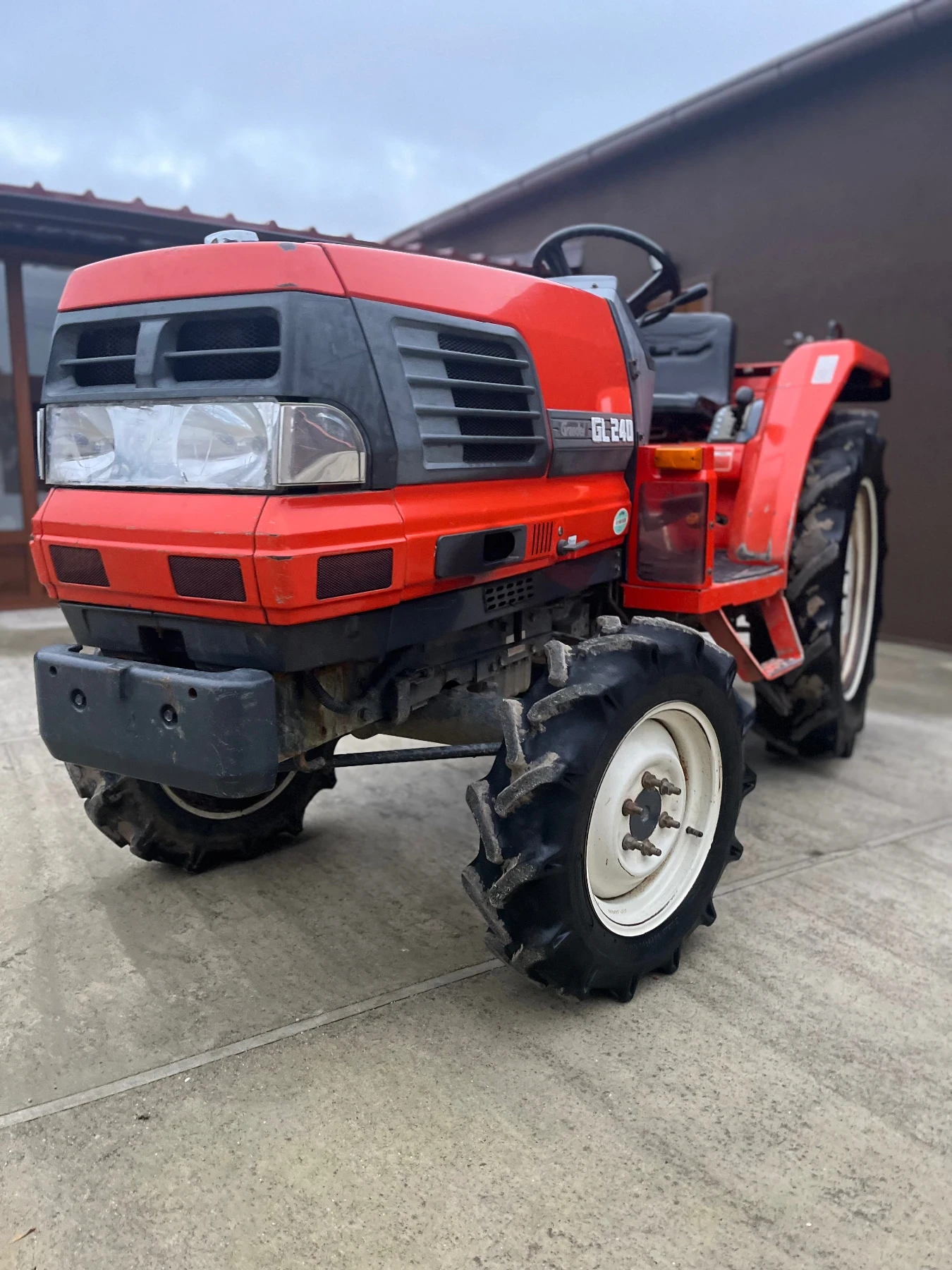 Трактор Kubota GL240 - изображение 4