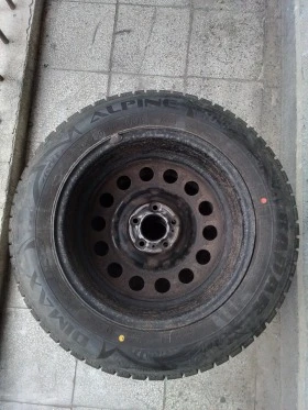Гуми Зимни 205/60R16, снимка 4