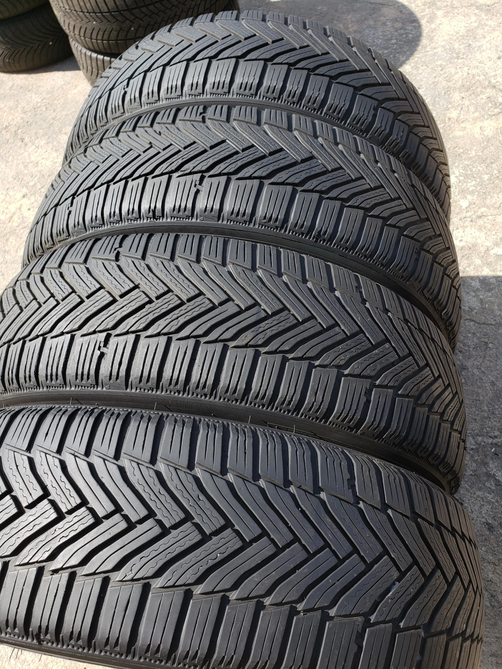 Гуми Зимни 195/55R20, снимка 8 - Гуми и джанти - 56197708