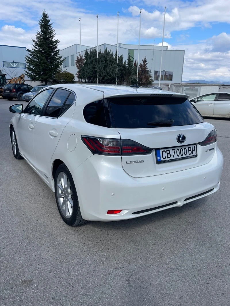 Lexus CT 200h, снимка 4 - Автомобили и джипове - 47125240