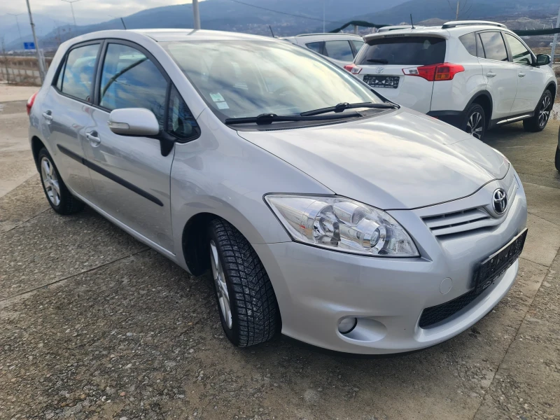 Toyota Auris 2.0 D4D FaceLift Handsfree Тмпомат KeyLess Go, снимка 2 - Автомобили и джипове - 48447922