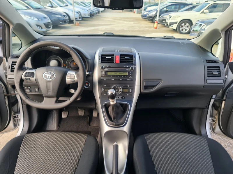 Toyota Auris 2.0 D4D FaceLift Handsfree Тмпомат KeyLess Go, снимка 13 - Автомобили и джипове - 48447922