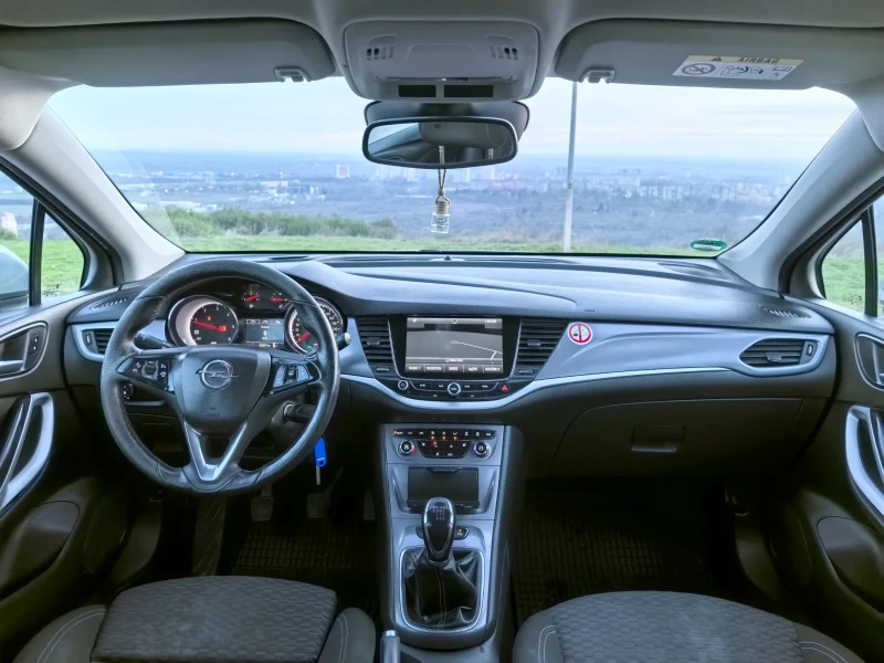 Opel Astra 1.6 CDTI * 110 к.с , снимка 6 - Автомобили и джипове - 52631522