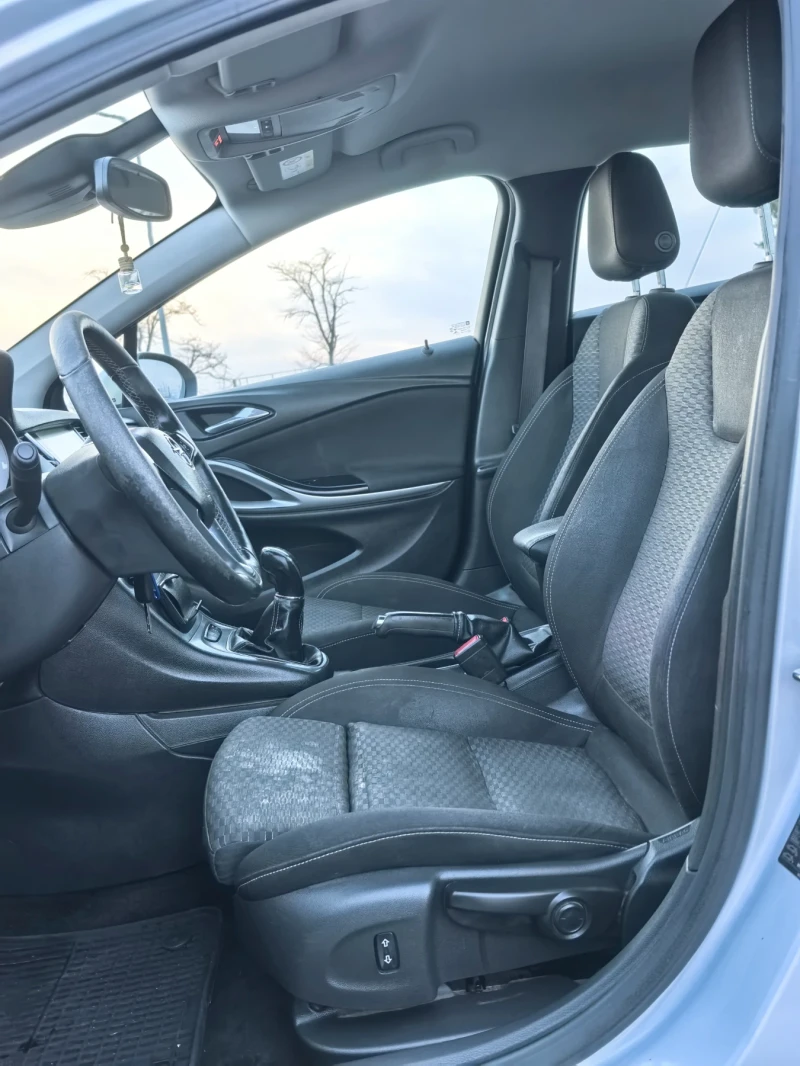 Opel Astra 1.6 CDTI * 110 к.с , снимка 8 - Автомобили и джипове - 52631522