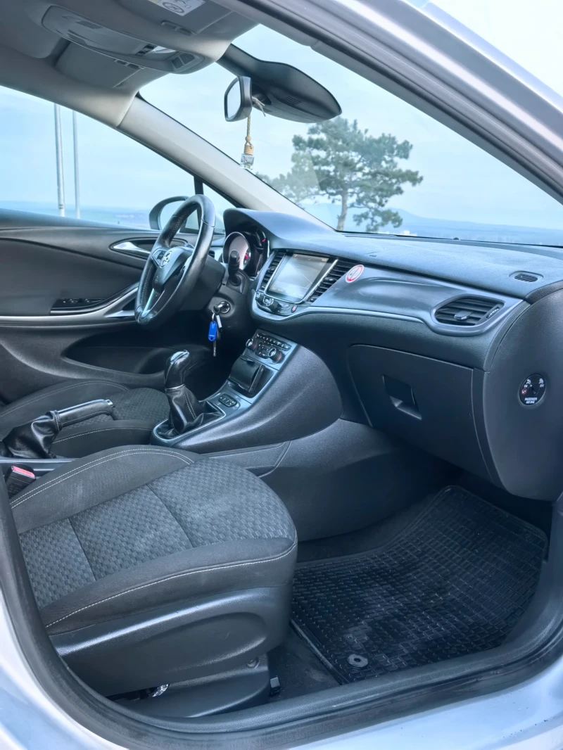 Opel Astra 1.6 CDTI * 110 к.с , снимка 9 - Автомобили и джипове - 52631522