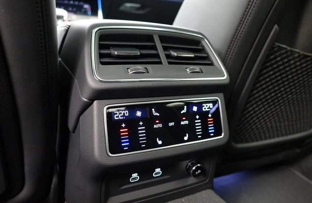 Audi A7 45 TFSI Quattro = S-line = Panorama Гаранция, снимка 14 - Автомобили и джипове - 52706876