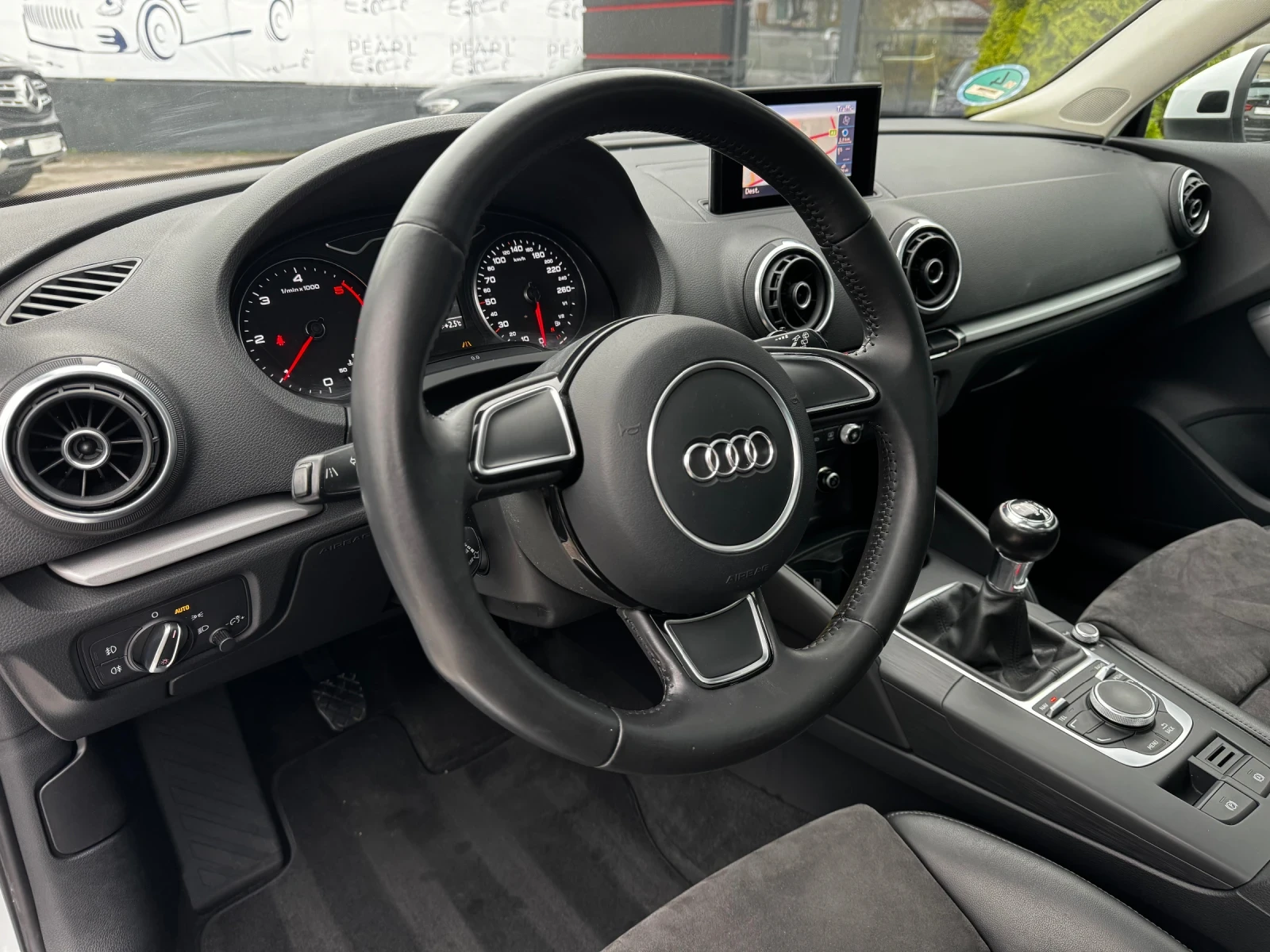 Audi A3 Sportback 2.0TDI Distronic LaneAssist Schiebedach - изображение 7