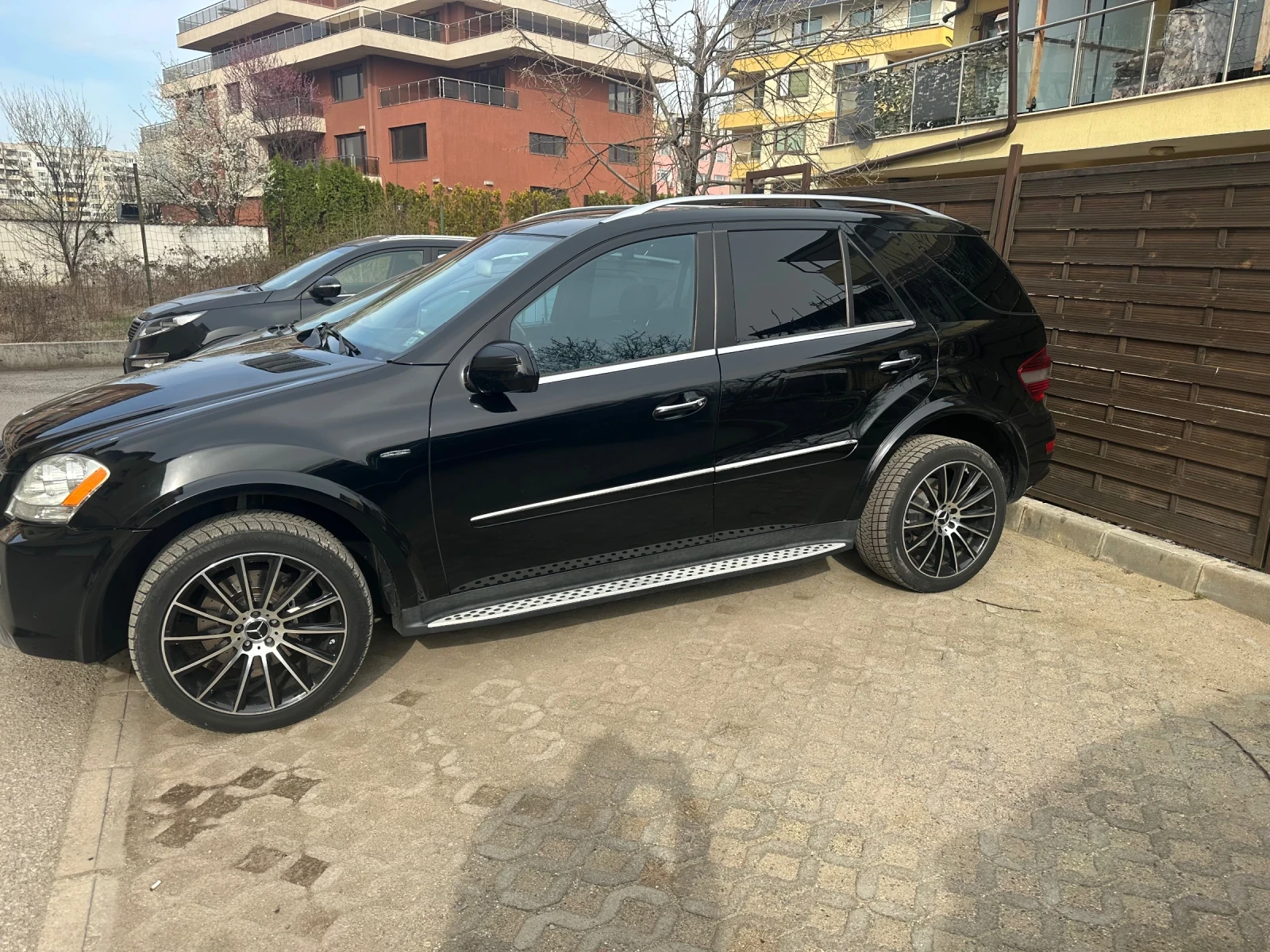 Mercedes-Benz ML 550 5.5AMG - изображение 10