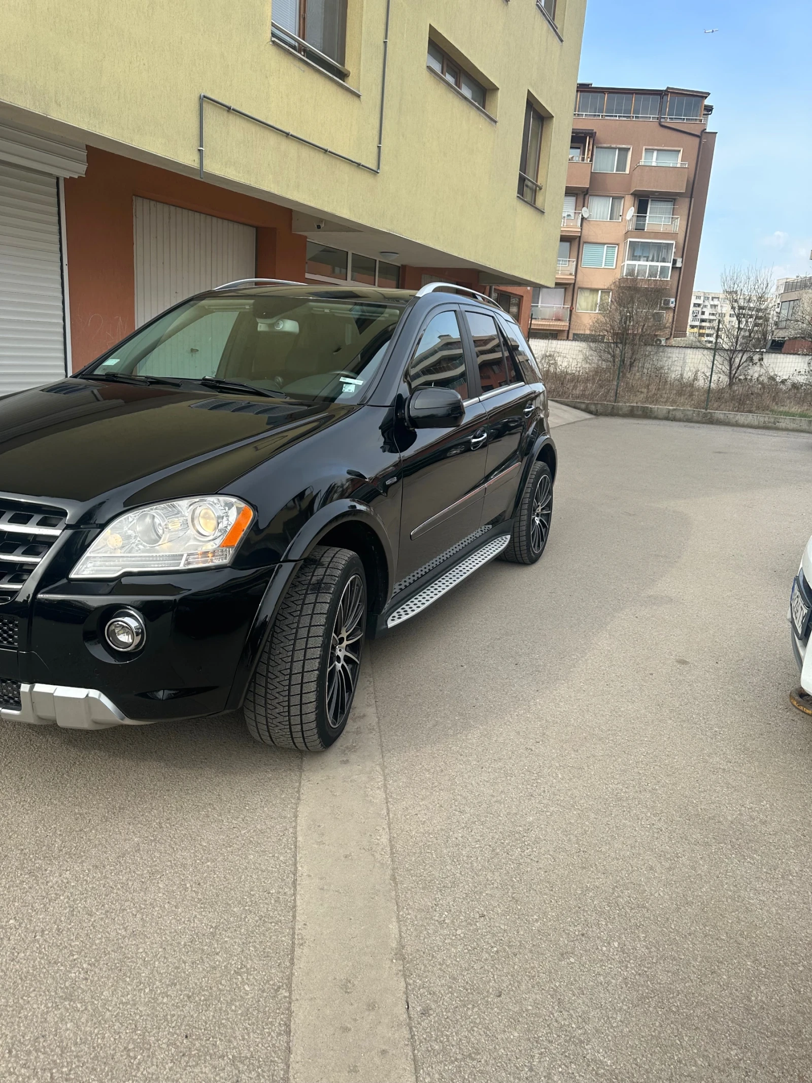 Mercedes-Benz ML 550 5.5AMG - изображение 2
