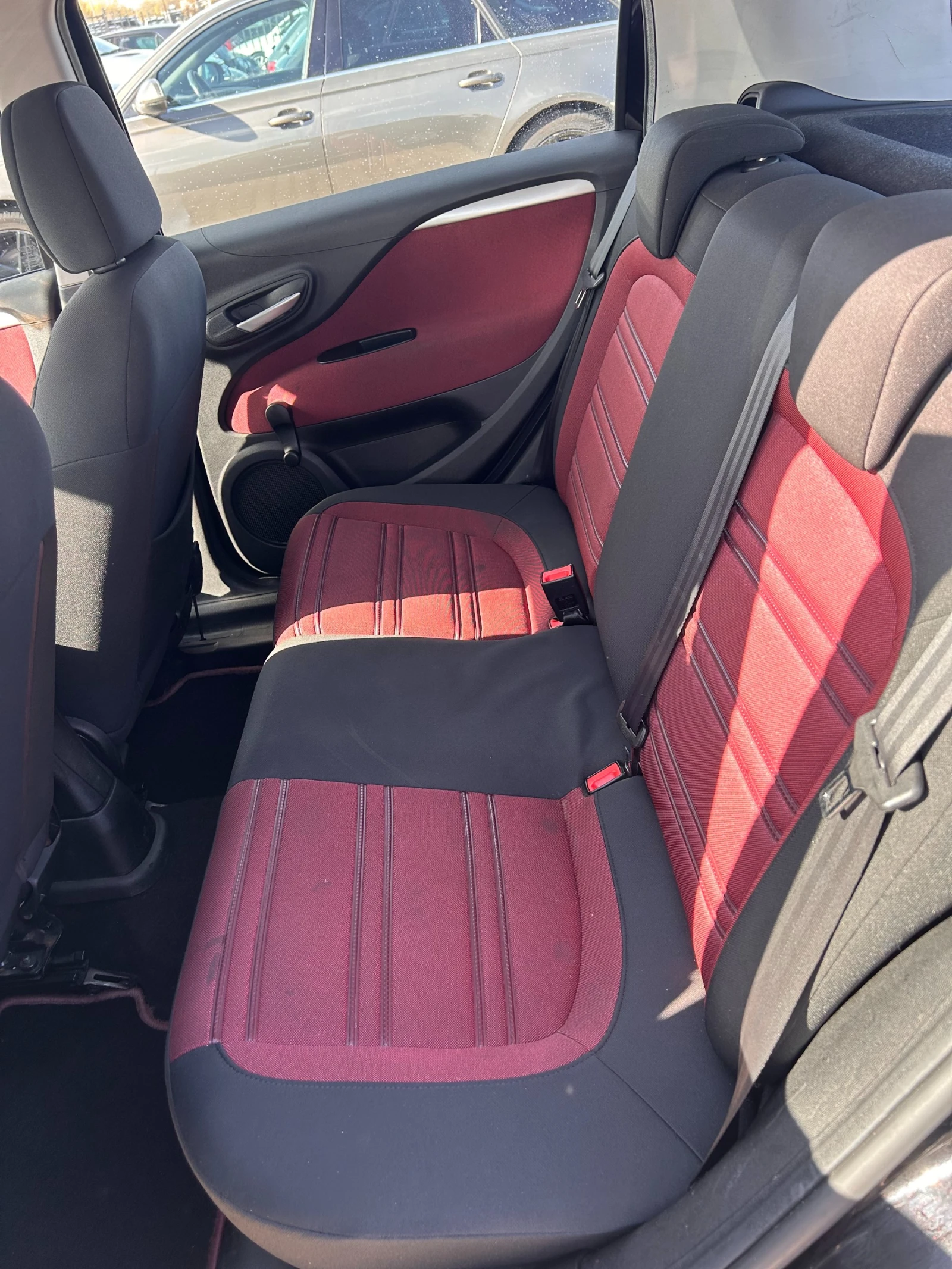 Fiat Punto EVO 1.4i EURO 5 - изображение 10