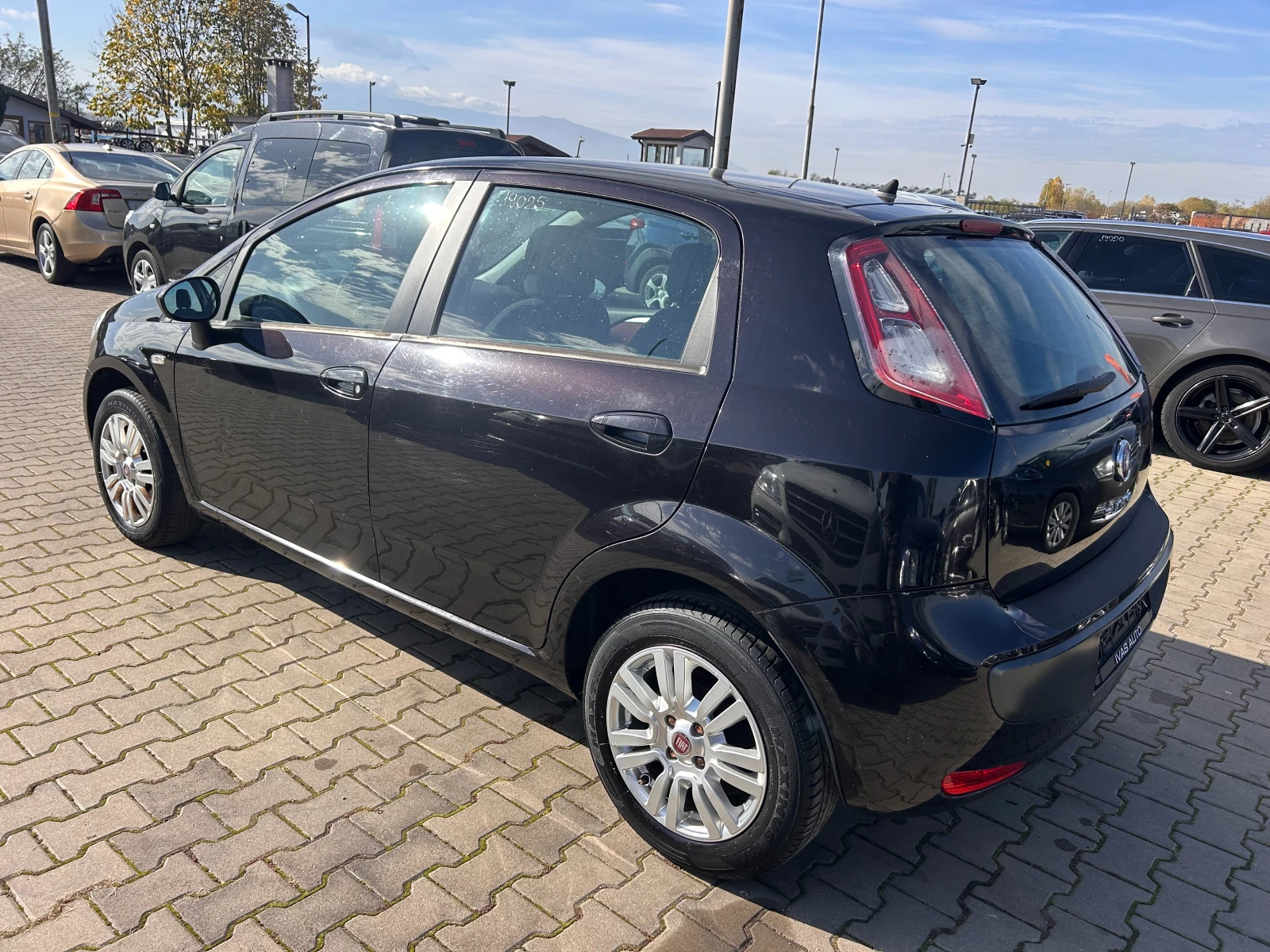 Fiat Punto EVO 1.4i EURO 5 - изображение 8