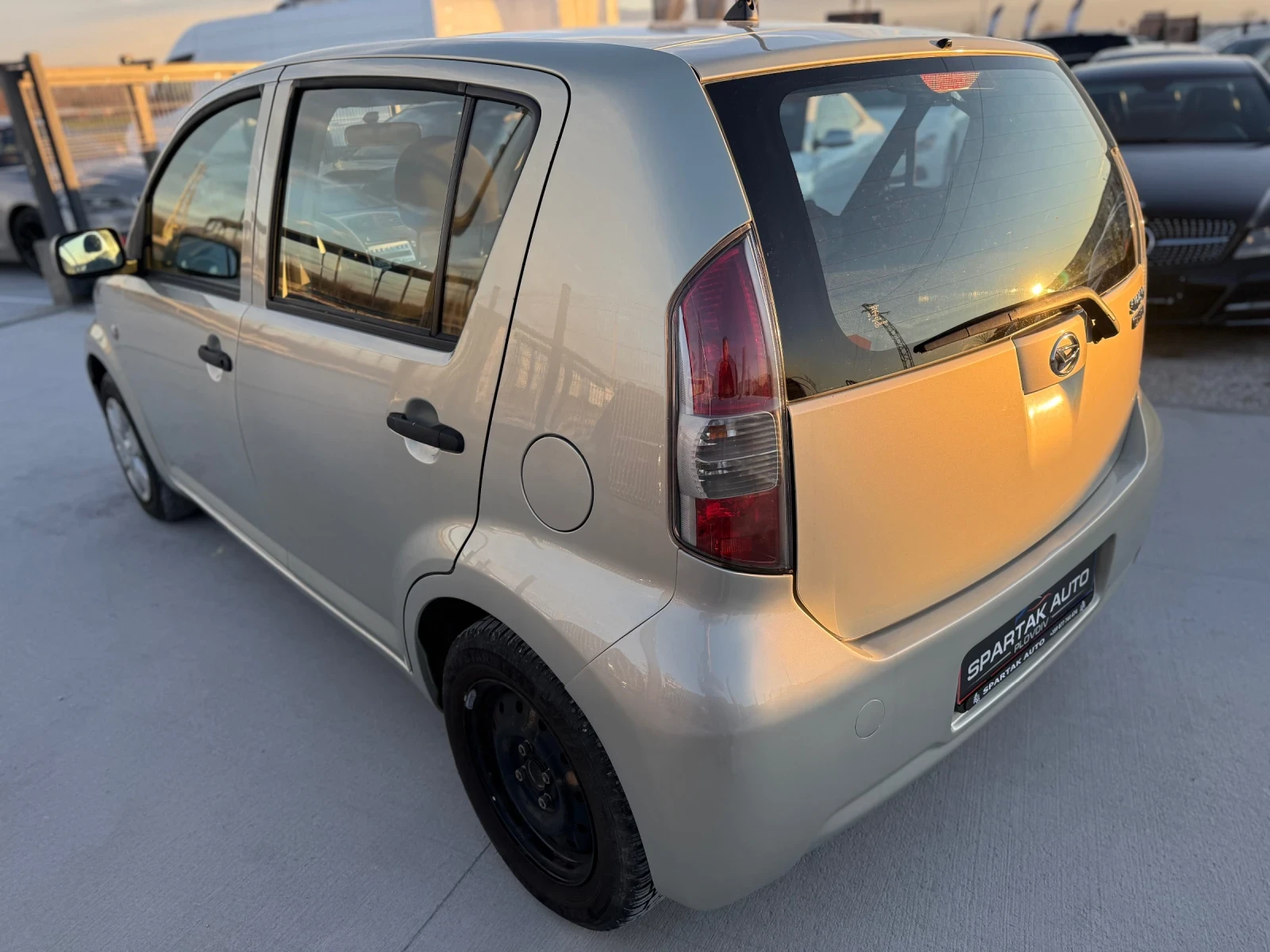 Daihatsu Sirion 1.0������* 2008�* 70�.�* �����* ��� ���������*  | Mobile.bg � ����������� 6