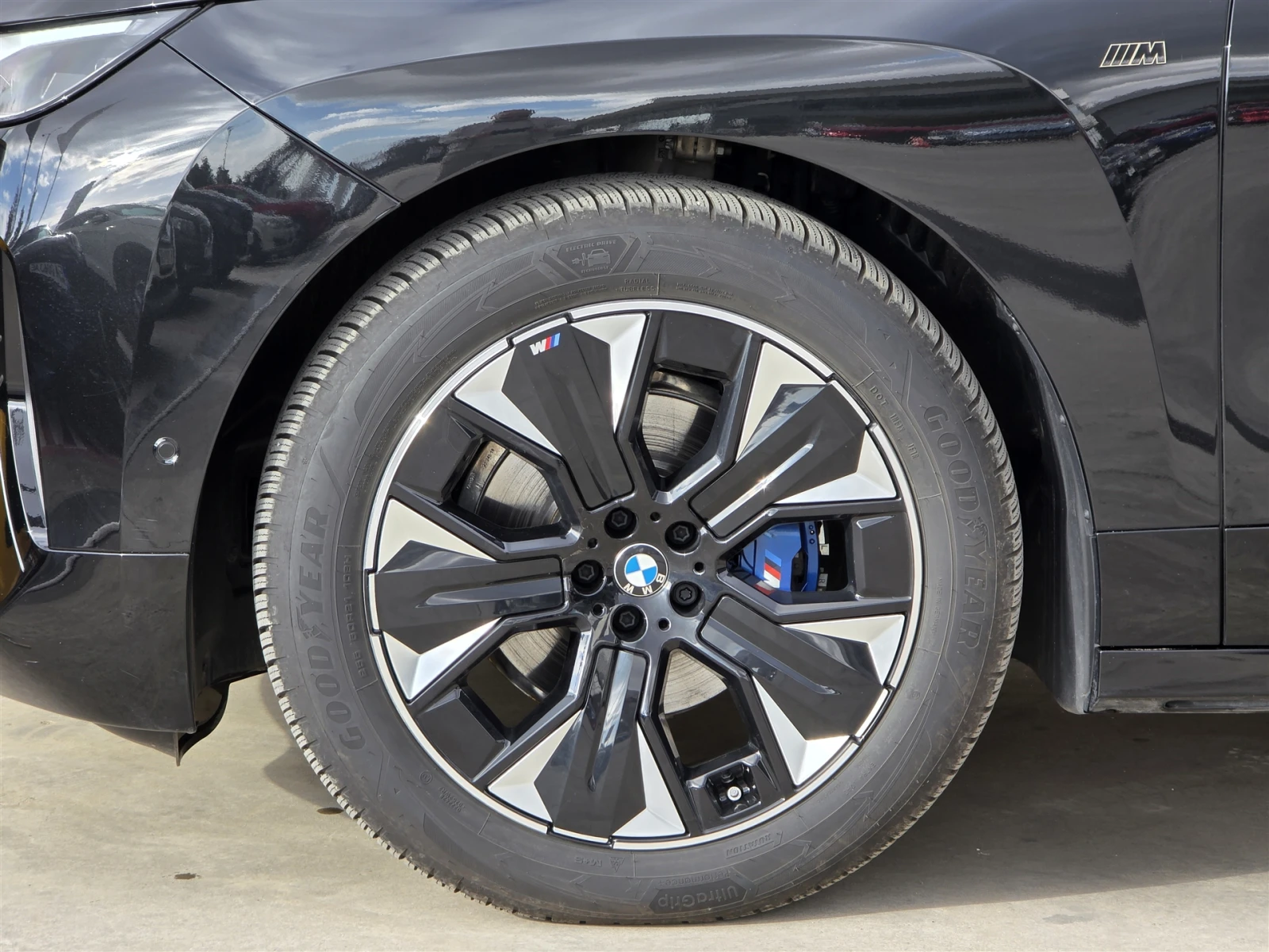 BMW iX M60 - изображение 5