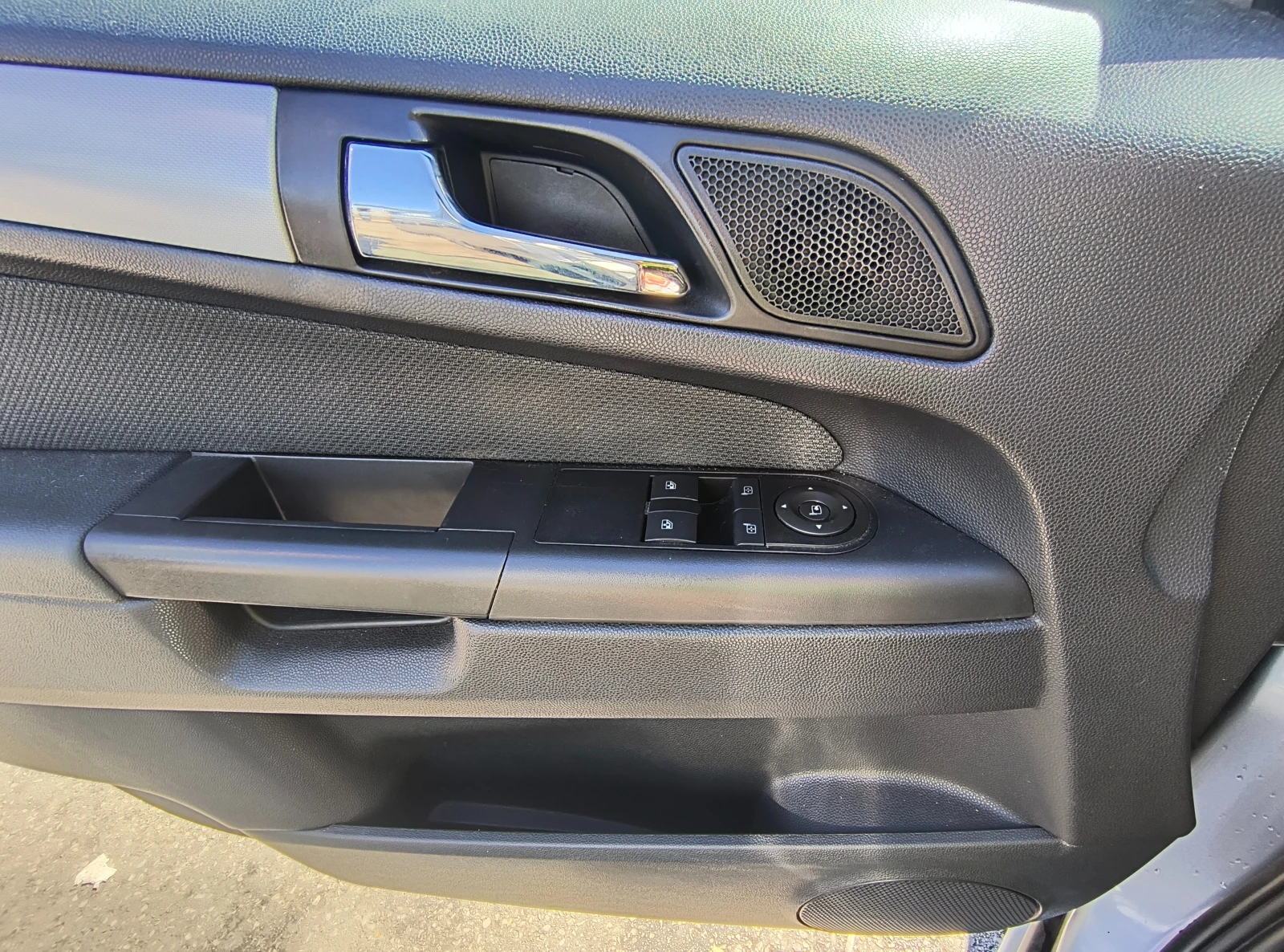 Opel Zafira, снимка 8 - Автомобили и джипове - 53934999