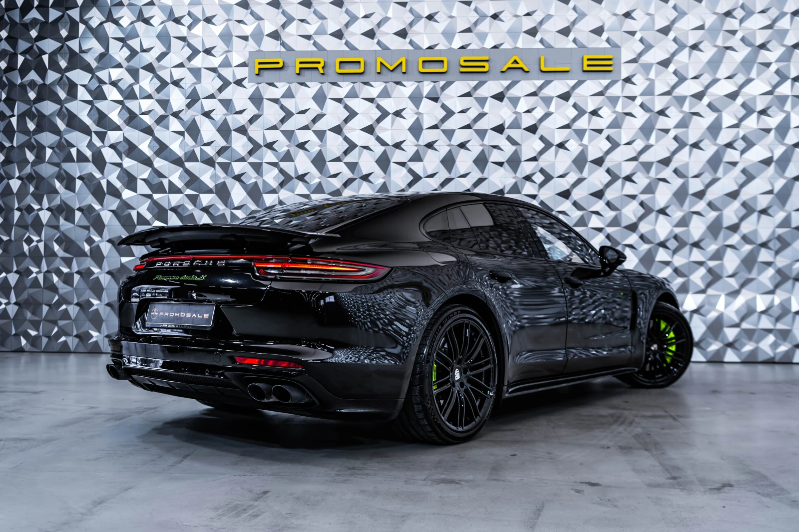 Porsche Panamera Turbo S E-Hybrid* Burmester* Pano, снимка 4 - Автомобили и джипове - 53985181