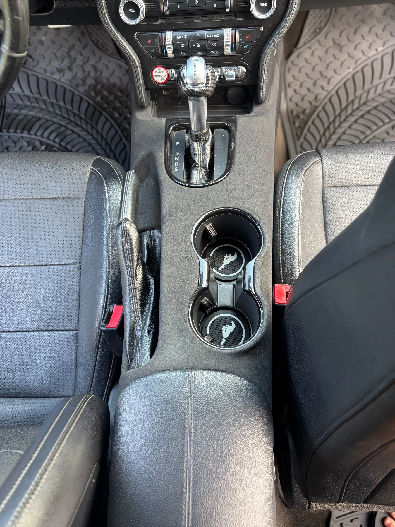 Ford Mustang 2.3 EcoBoost  Performance pack Full ! !, снимка 12 - Автомобили и джипове - 54795184