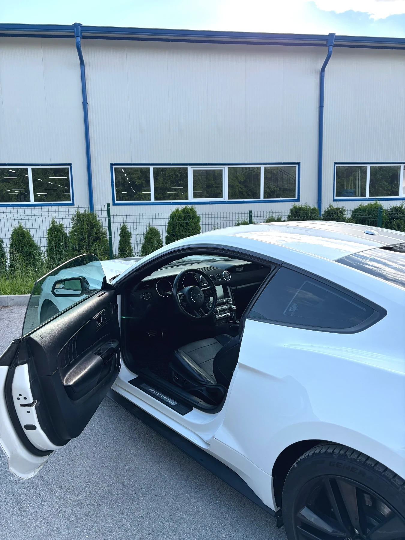 Ford Mustang 2.3 EcoBoost  Performance pack Full ! !, снимка 9 - Автомобили и джипове - 54795184