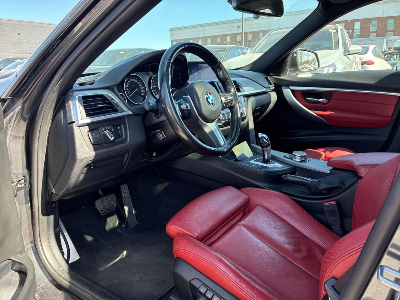 BMW 330 * 330i xDrive * CARFAX * ЦЕНА ДО БГ, снимка 7 - Автомобили и джипове - 54903474
