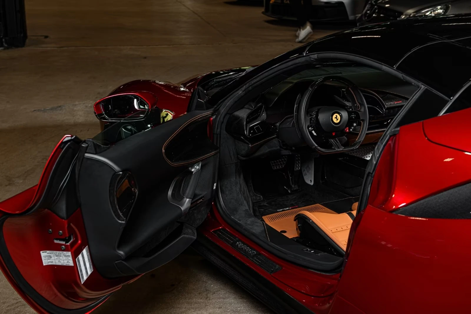 Ferrari SF 90 SPIDER/ CARBON / LIFT/ 360 / ROSSO FIORA / CERAMIC, снимка 8 - Автомобили и джипове - 54972332