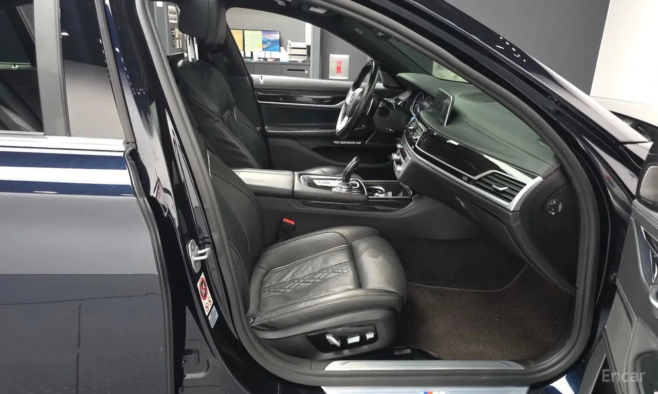 BMW 740 * 740Li xDrive M Sport Package * ЦЕНА ДО БГ, снимка 11 - Автомобили и джипове - 55872187