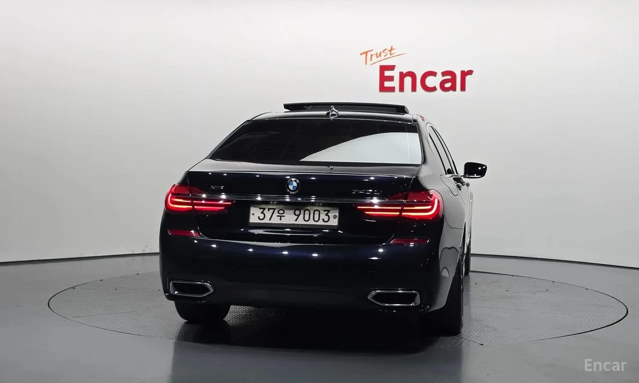 BMW 740 * 740Li xDrive M Sport Package * ЦЕНА ДО БГ, снимка 4 - Автомобили и джипове - 55872187