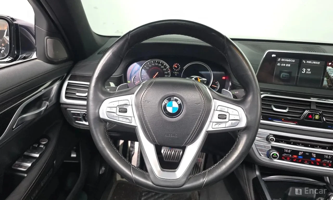 BMW 740 * 740Li xDrive M Sport Package * ЦЕНА ДО БГ, снимка 13 - Автомобили и джипове - 55872187