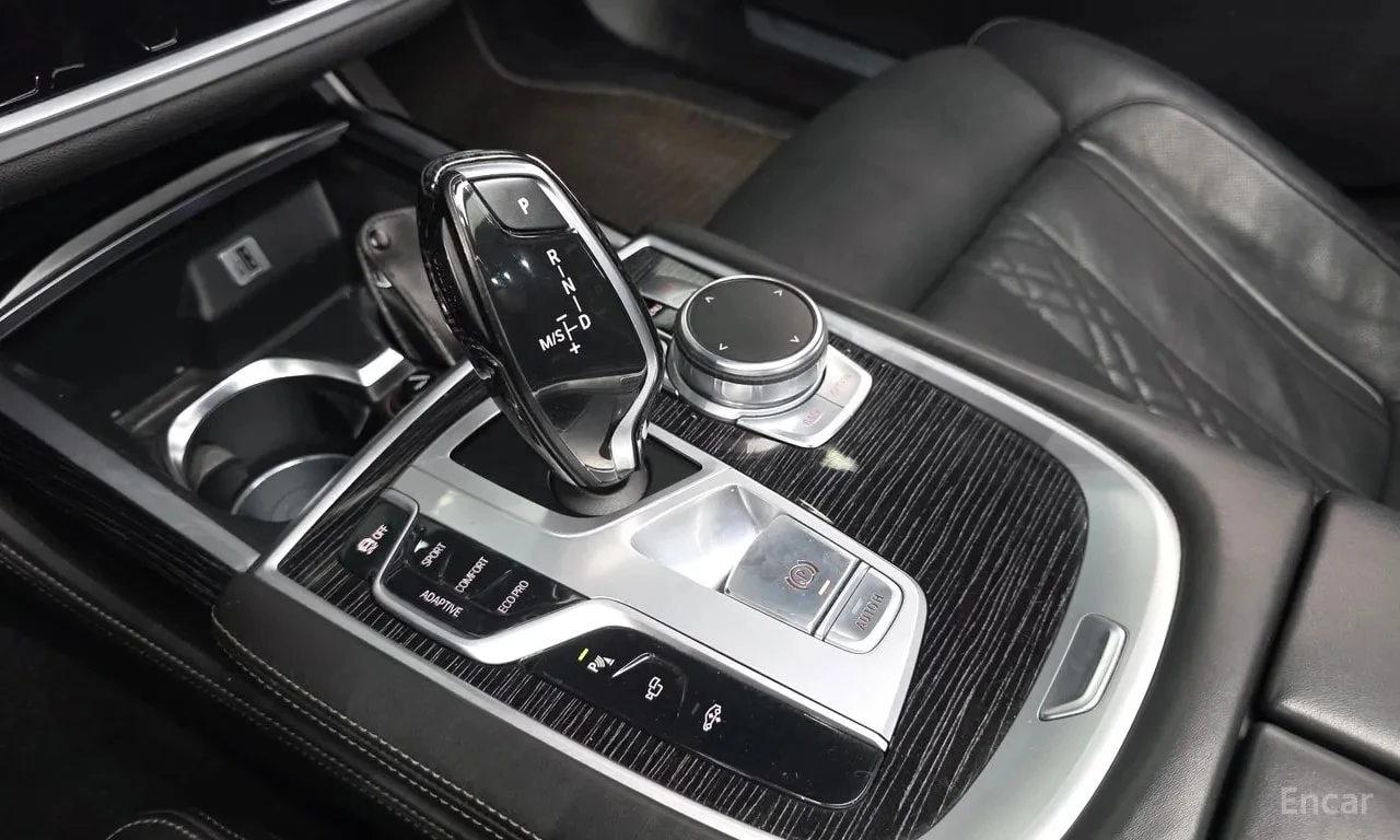 BMW 740 * 740Li xDrive M Sport Package * ЦЕНА ДО БГ, снимка 9 - Автомобили и джипове - 55872187