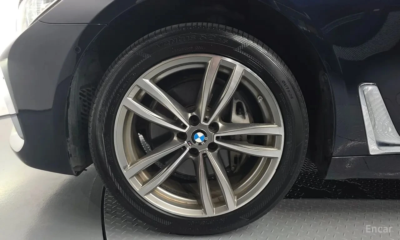 BMW 740 * 740Li xDrive M Sport Package * ЦЕНА ДО БГ, снимка 5 - Автомобили и джипове - 55872187