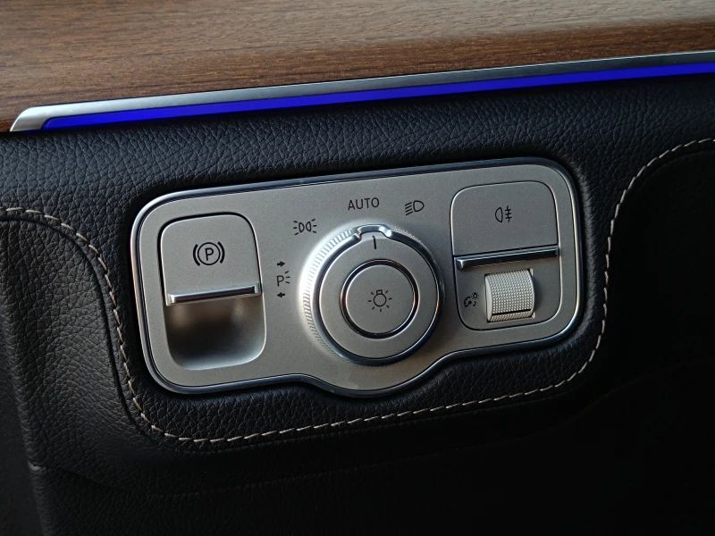 Mercedes-Benz GLE 580 4.0 V8T, снимка 12 - Автомобили и джипове - 50783703