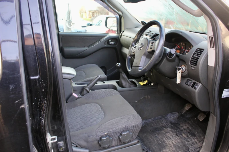 Nissan Navara, снимка 6 - Автомобили и джипове - 52893135