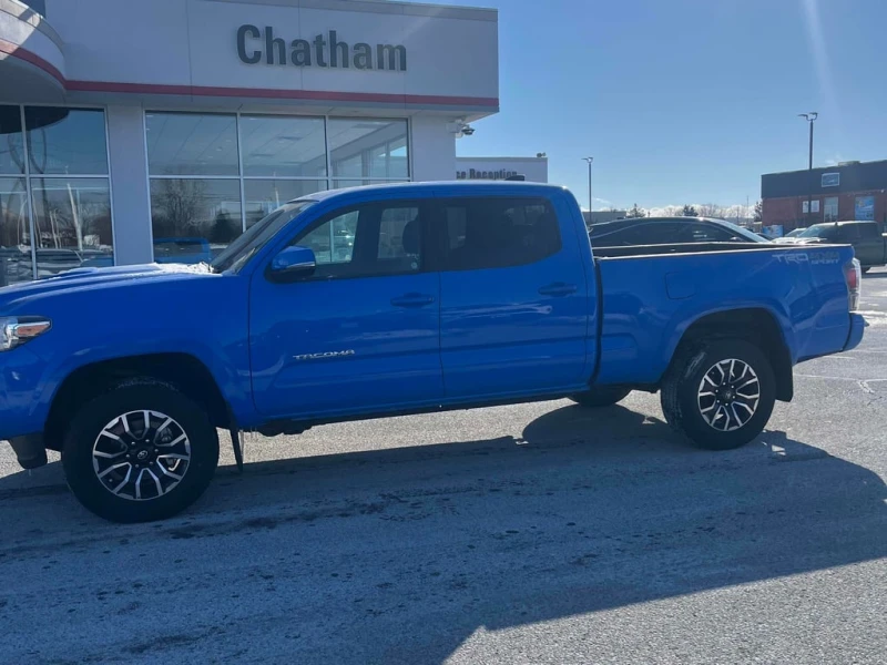 Toyota Tacoma 4x4 Double Cab  CARFAX, снимка 2 - Автомобили и джипове - 53234246