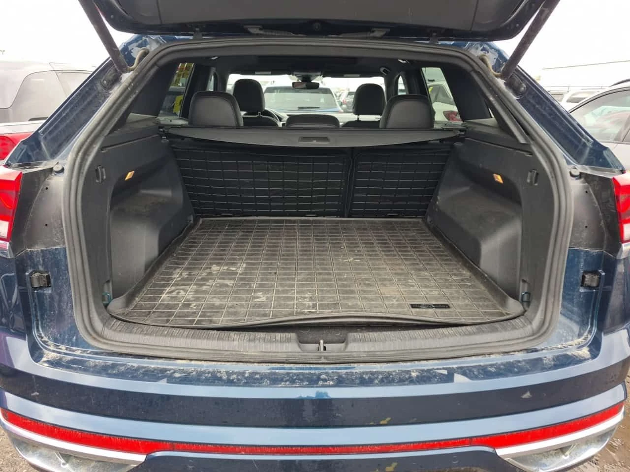 VW Atlas * EXECLINE* 360 КАМЕРА* ОБДУХВАНЕ* ПАНОРАМА* 2 КЛЮ, снимка 6 - Автомобили и джипове - 53948058