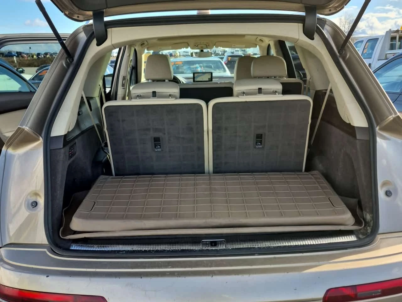 Audi Q7 PRESTIGE| ОБДУХВАНЕ| PANORAMA| CARFAX| 360 KAMEРИ|, снимка 14 - Автомобили и джипове - 54097479