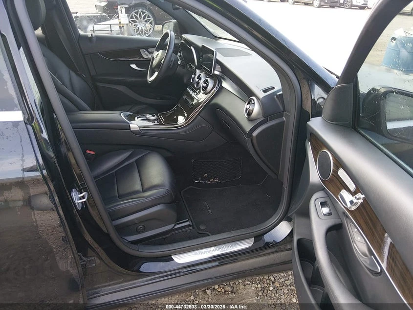 Mercedes-Benz GLC 300 2.0l, снимка 5 - Автомобили и джипове - 54189979