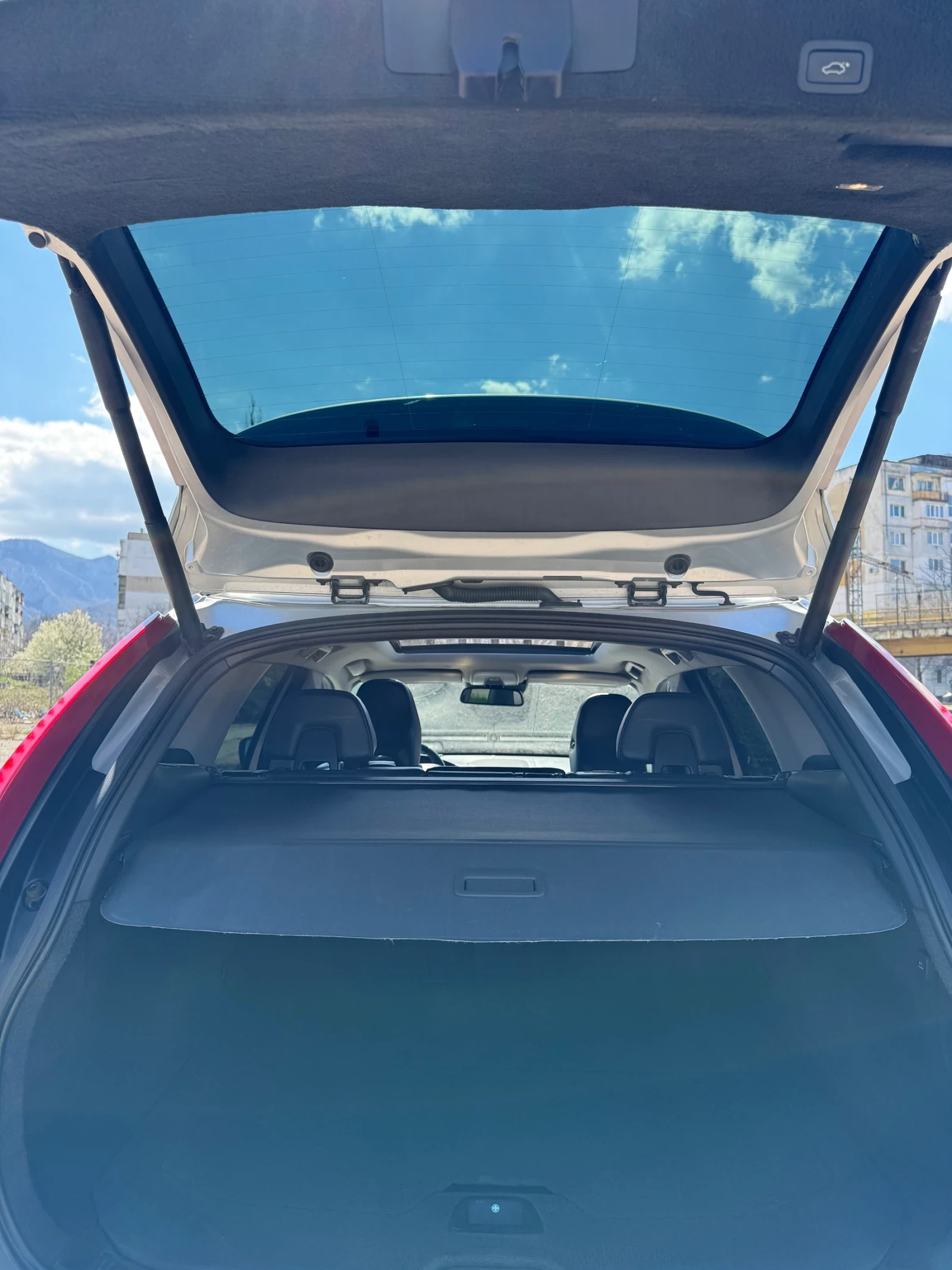 Volvo XC60 D5, снимка 13 - Автомобили и джипове - 54478378