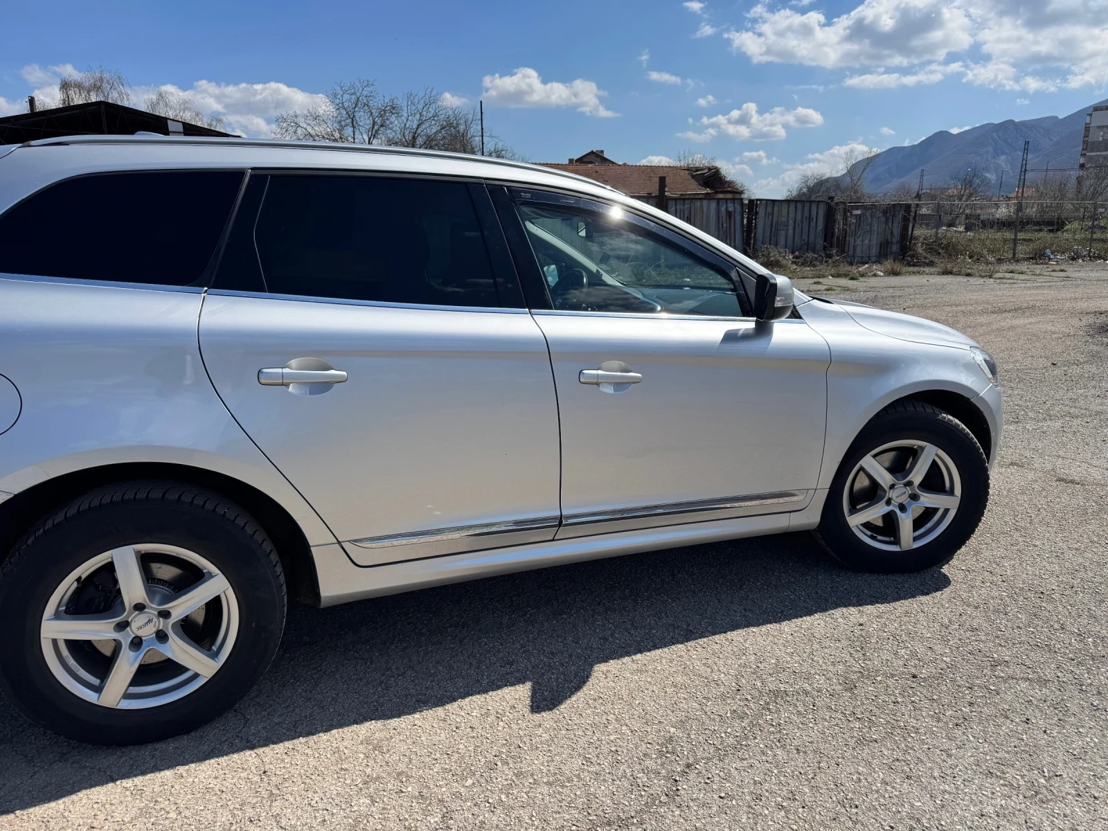 Volvo XC60 D5, снимка 5 - Автомобили и джипове - 54478378
