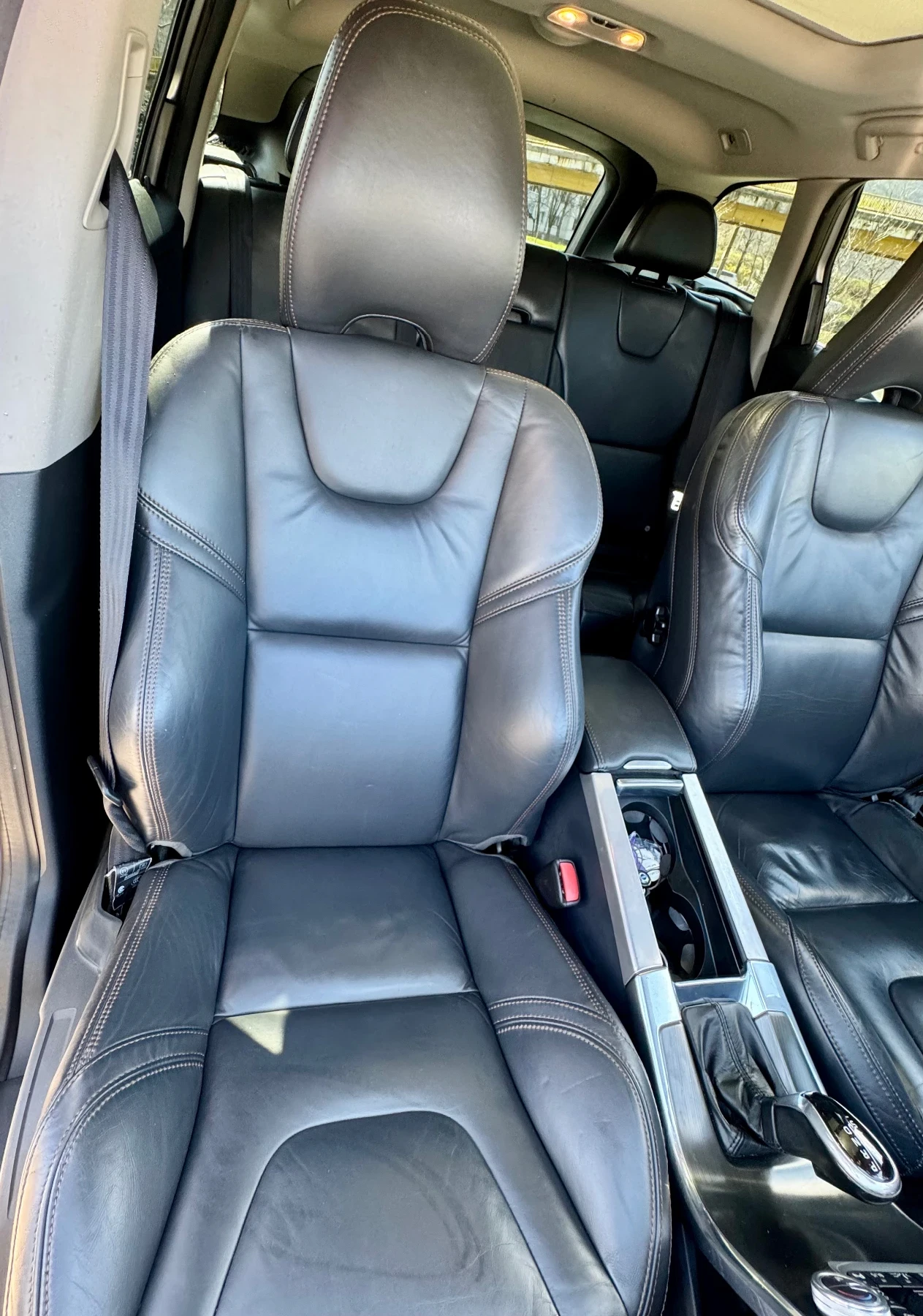 Volvo XC60 D5, снимка 9 - Автомобили и джипове - 54478378