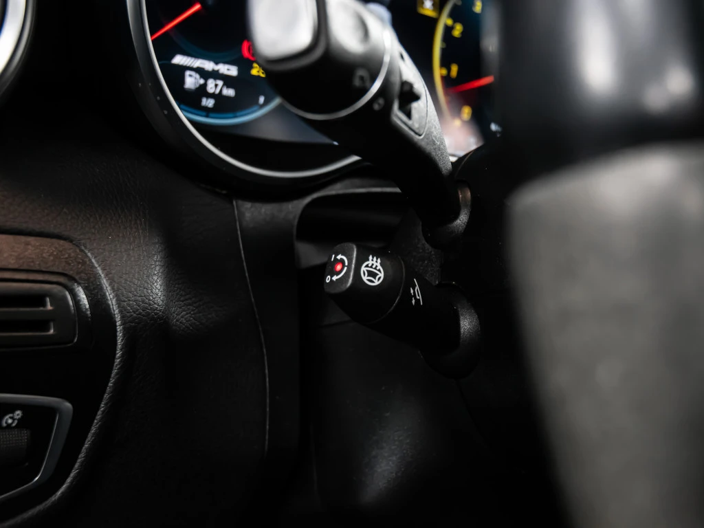 Mercedes-Benz GLC 43 AMG DIGITAL DASH | AMG ACTIVE EXHAUST| CARPLAY| DISTRO, снимка 9 - Автомобили и джипове - 55512889