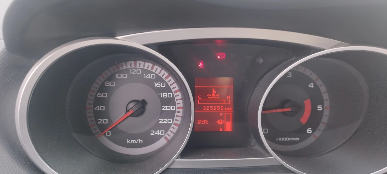 Mitsubishi Outlander 2