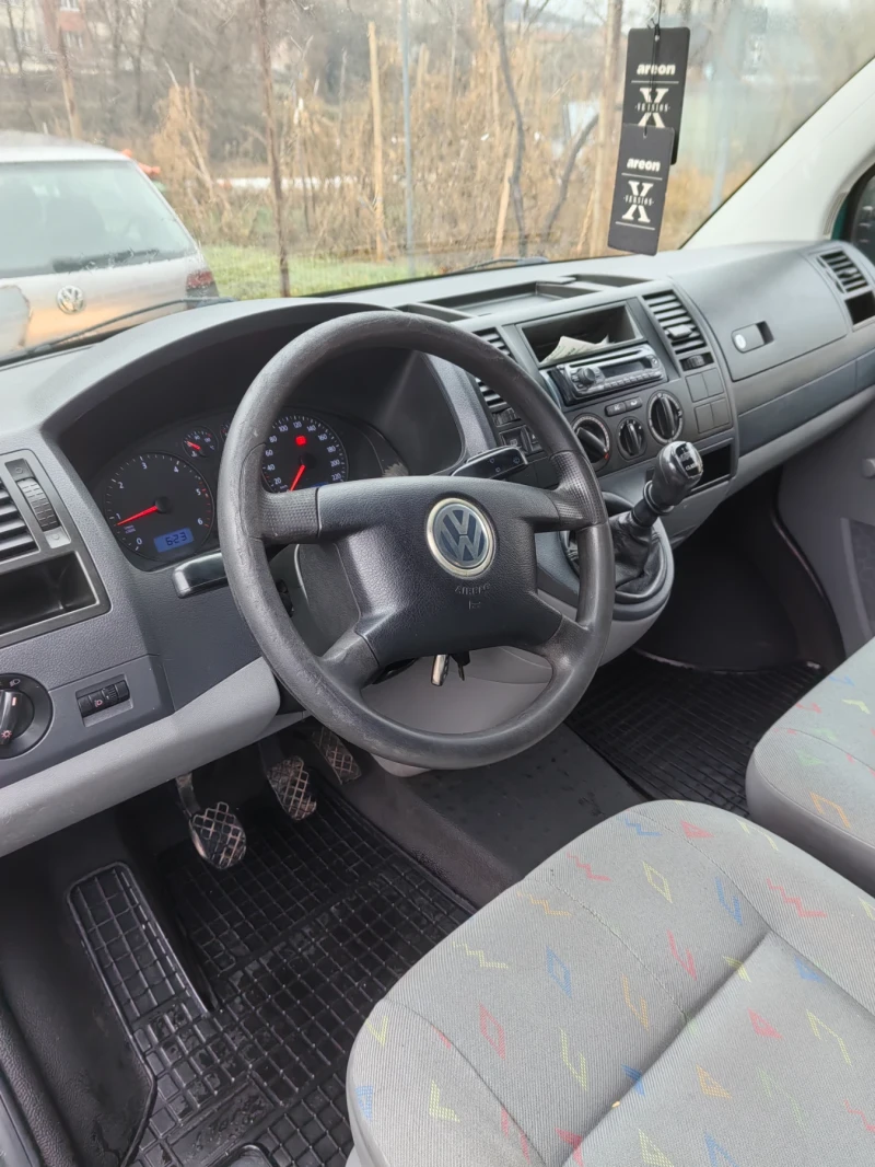 VW T5, снимка 7 - Бусове и автобуси - 48261939