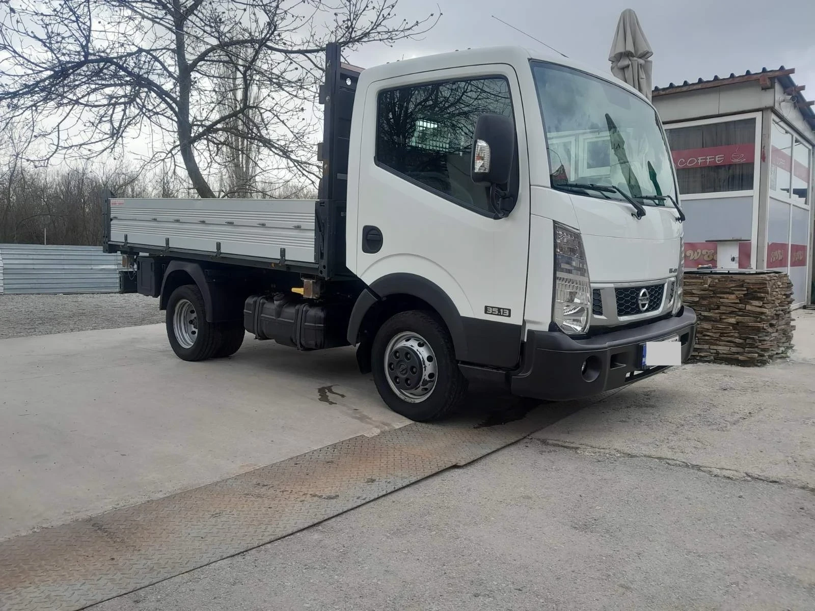 Nissan Capstar  - изображение 2