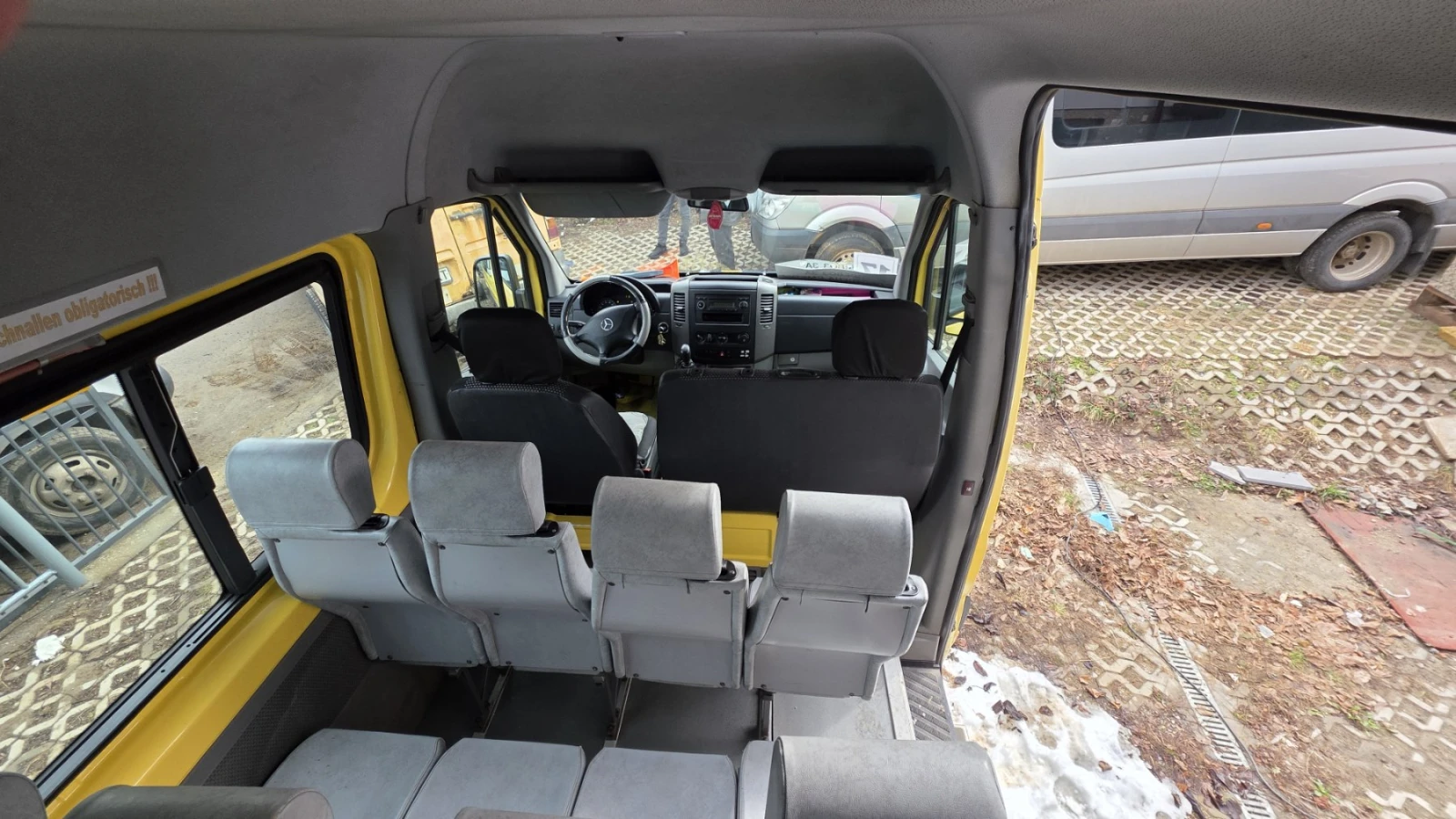 Mercedes-Benz Sprinter 515 къса база, снимка 9 - Бусове и автобуси - 55304558