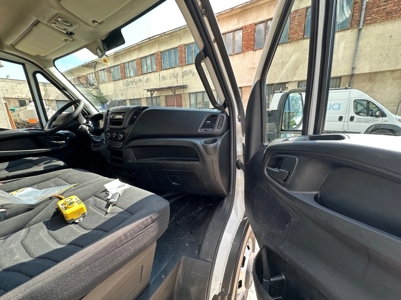 Iveco 35c15 Тристаранен самосвал , Климатик, 150коня3.0TDI, снимка 4 - Бусове и автобуси - 55616388