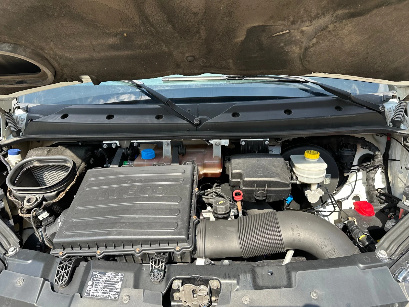 Iveco 35c15 Тристаранен самосвал , Климатик, 150коня3.0TDI, снимка 12 - Бусове и автобуси - 55616388
