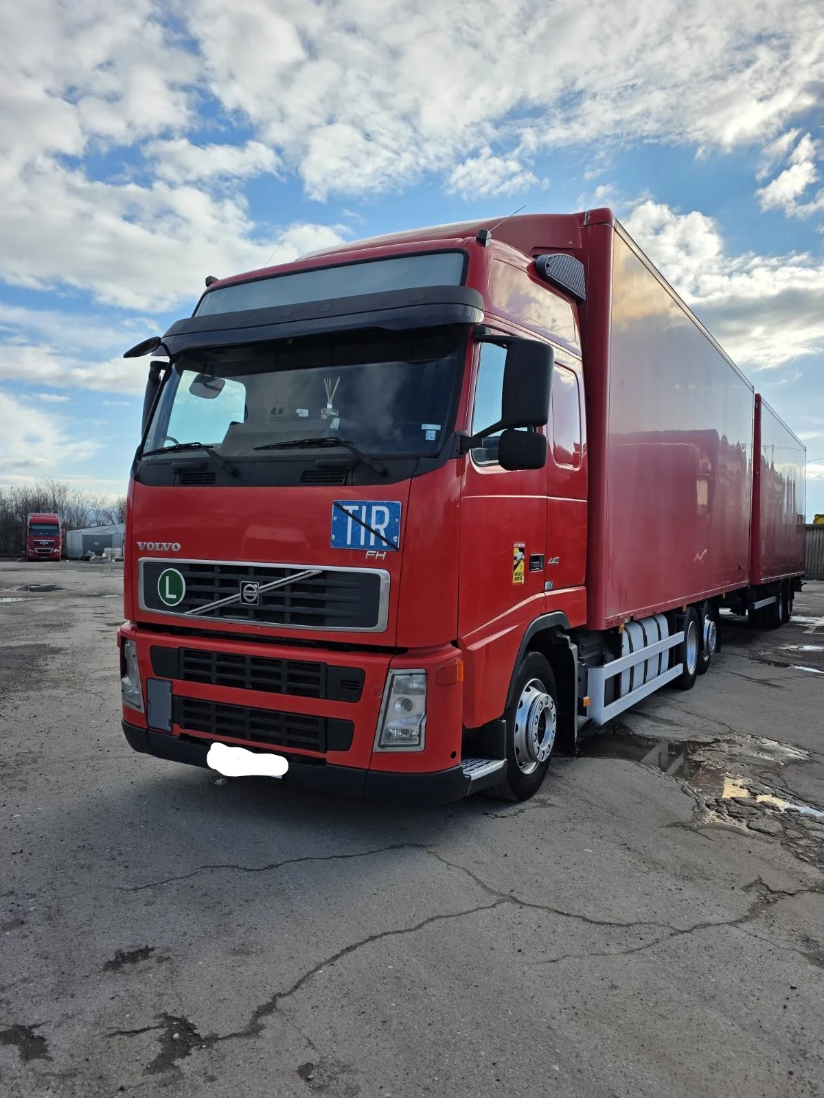 Volvo F12 Хенгер-Дрехарка - изображение 2