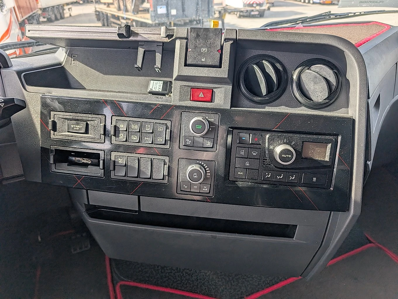 Renault T 480 T-High, снимка 14 - Камиони - 56530665